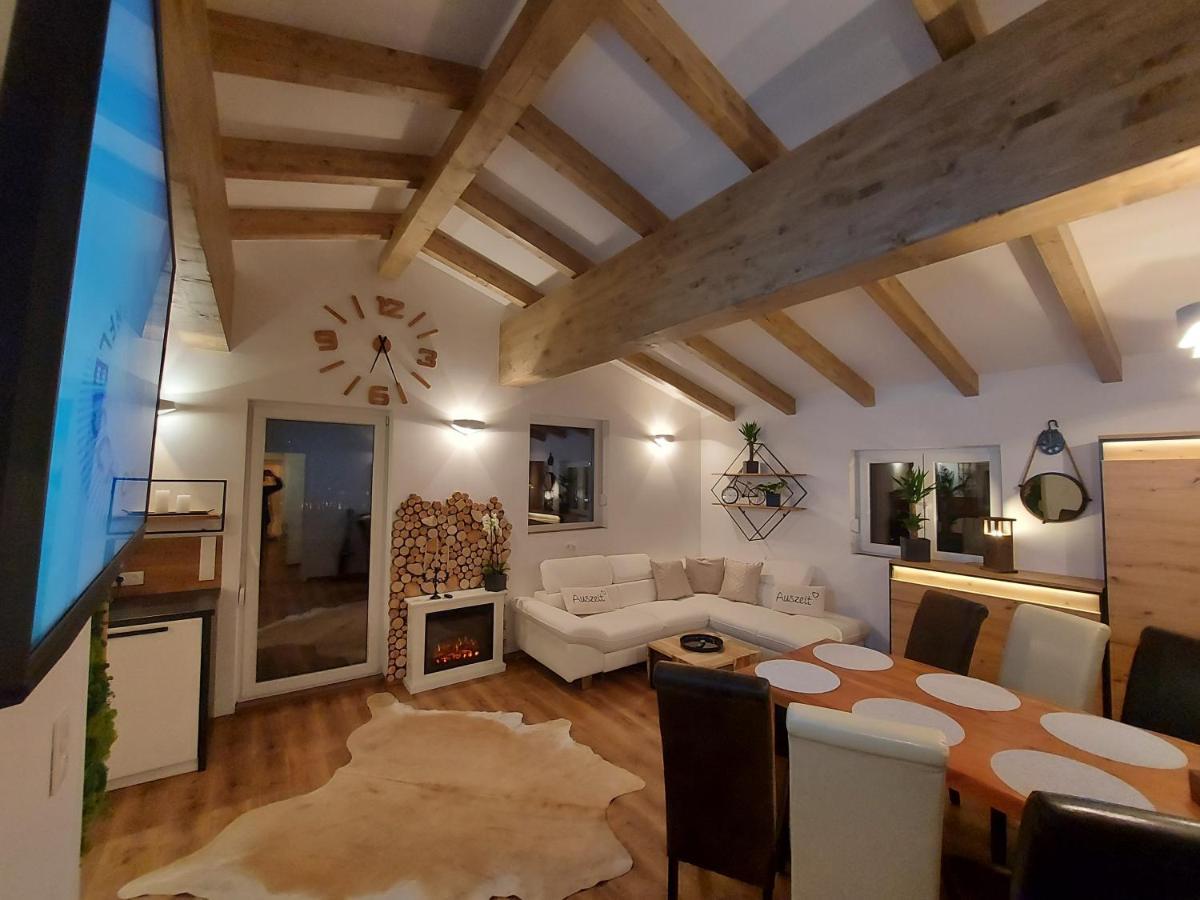 Auszeit Steiraland Penthouse 9 Mit Grossen Balkon Und Parkplatz Apartment Leoben  Luaran gambar