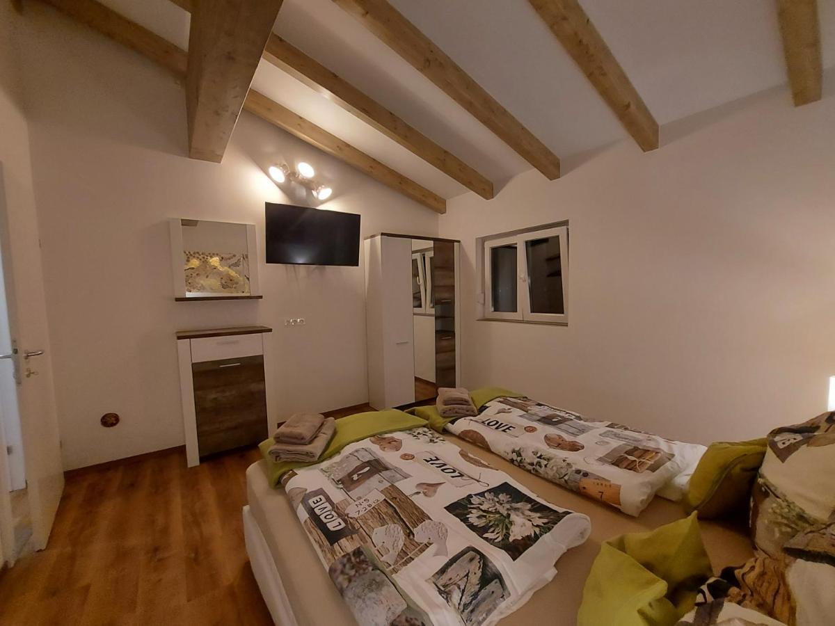 Auszeit Steiraland Penthouse 9 Mit Grossen Balkon Und Parkplatz Apartment Leoben  Luaran gambar