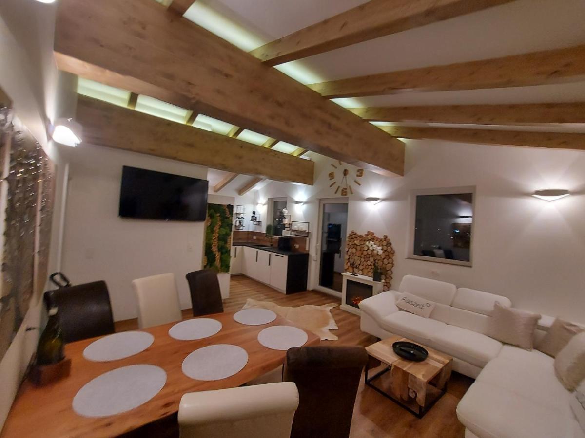 Auszeit Steiraland Penthouse 9 Mit Grossen Balkon Und Parkplatz Apartment Leoben  Luaran gambar