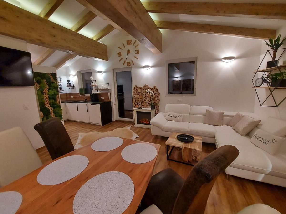 Auszeit Steiraland Penthouse 9 Mit Grossen Balkon Und Parkplatz Apartment Leoben  Luaran gambar