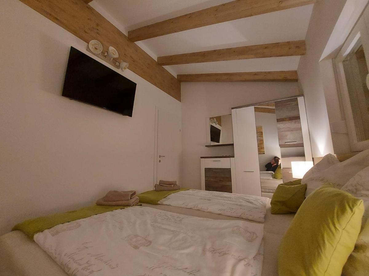 Auszeit Steiraland Penthouse 9 Mit Grossen Balkon Und Parkplatz Apartment Leoben  Luaran gambar