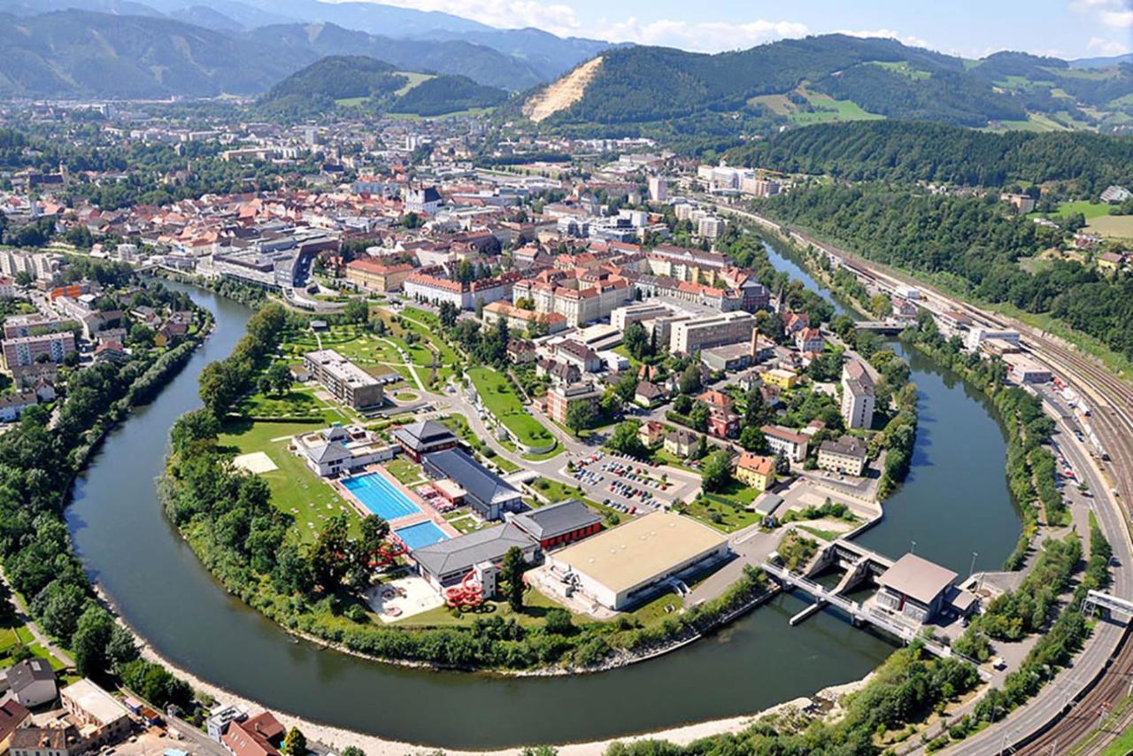 Auszeit Steiraland Penthouse 9 Mit Grossen Balkon Und Parkplatz Apartment Leoben  Luaran gambar