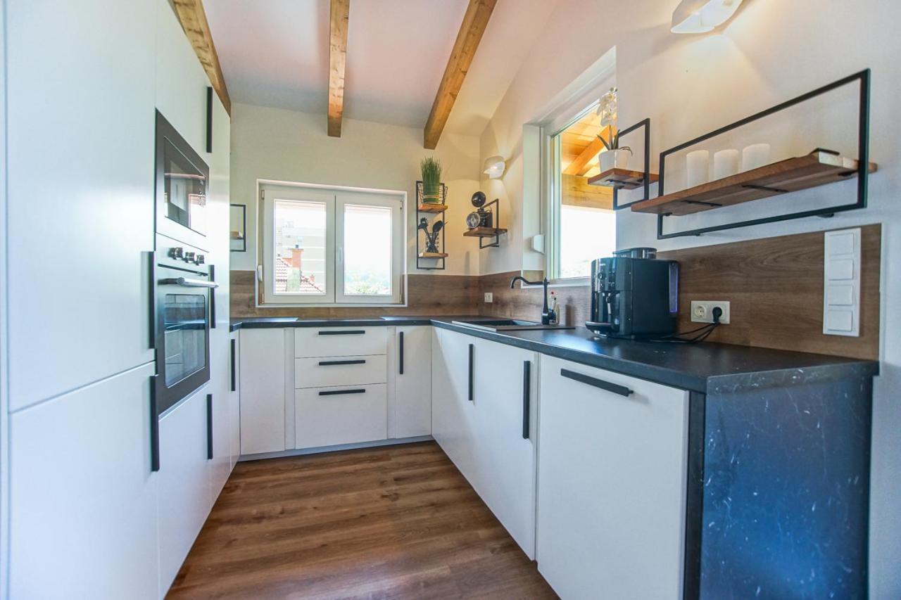 Auszeit Steiraland Penthouse 9 Mit Grossen Balkon Und Parkplatz Apartment Leoben  Luaran gambar